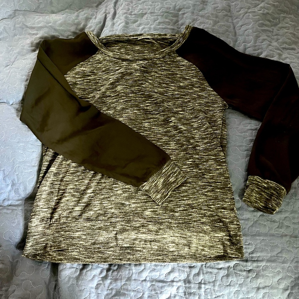 Threads 4 Thought women’s small long sleeve shirt.